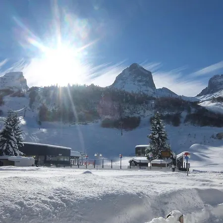 Confortable, Ideal Pour 4 Pers, Situe Au Pied Des Pistes A - Fr-1-400-62 *